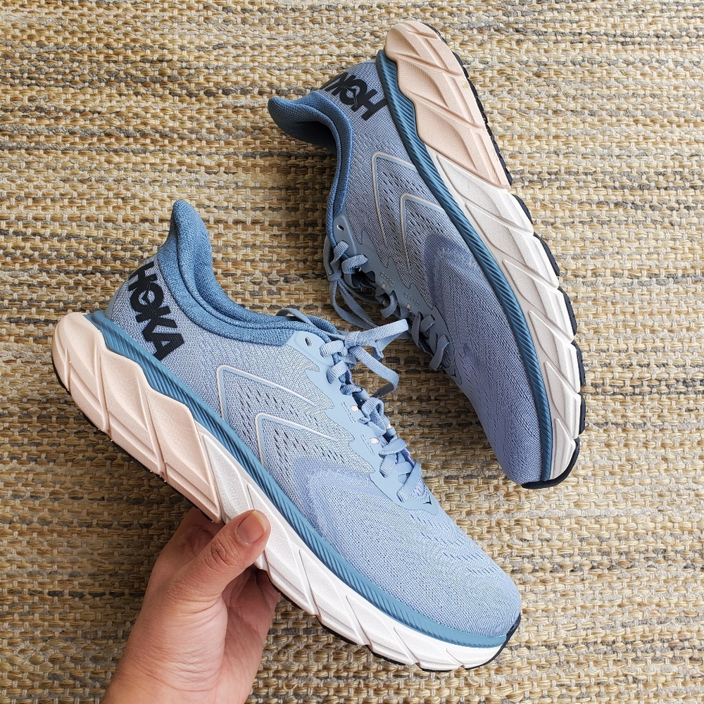 Hoka One One Arahi 5 In Blue Fog/Provincial Blue Athletic Running Shoes 10 Wide